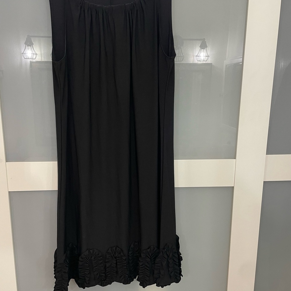 Beautiful and Classy Sleeveless Black Cocktail Dress